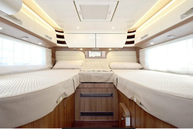 Кемпер Carthago I 50LE Mercedes-Benz, снимка 8 - Каравани и кемпери - 51705281