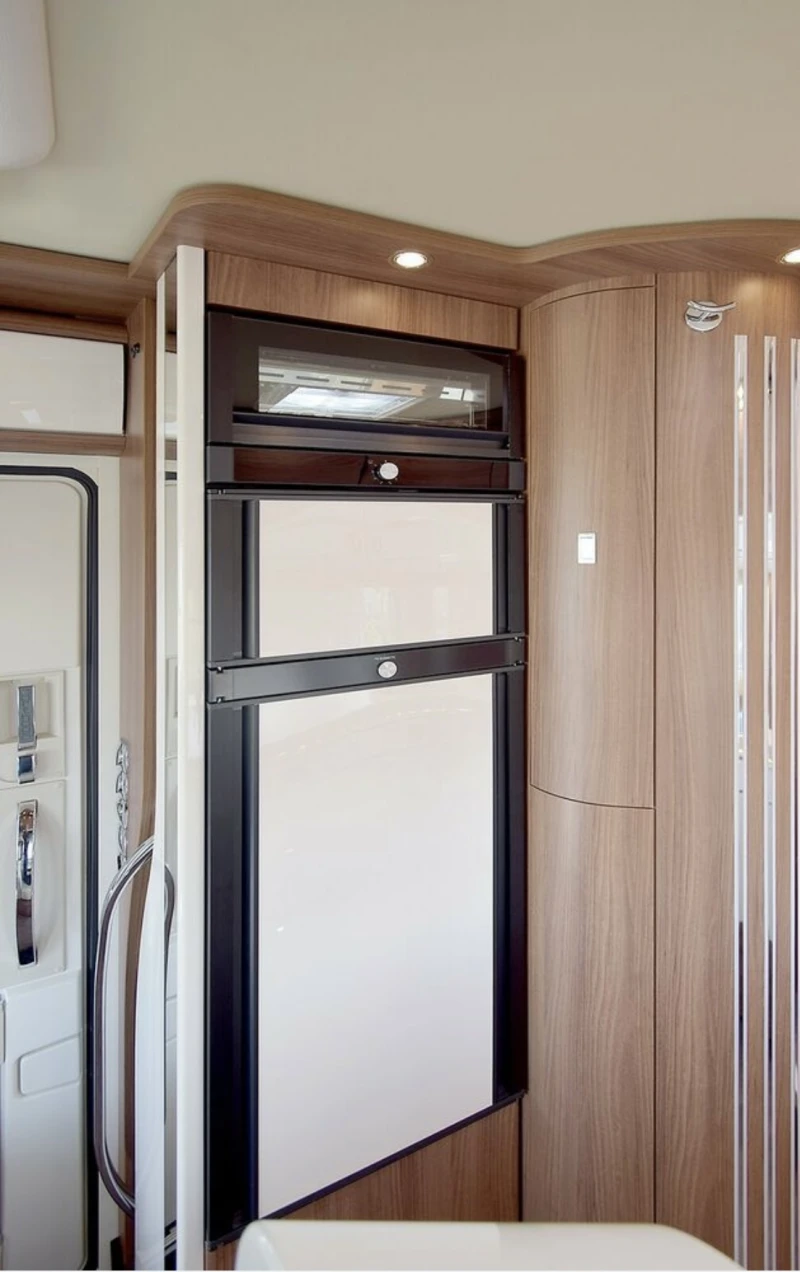 Кемпер Carthago I 50LE Mercedes-Benz, снимка 5 - Каравани и кемпери - 51705281