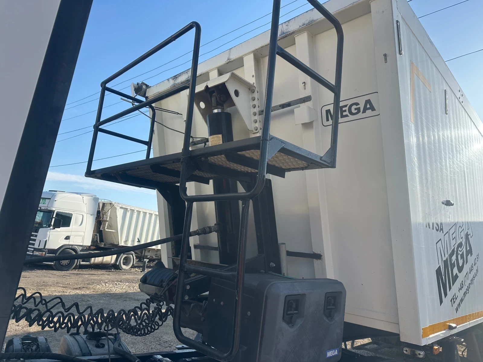  Mega  52  | Mobile.bg   12