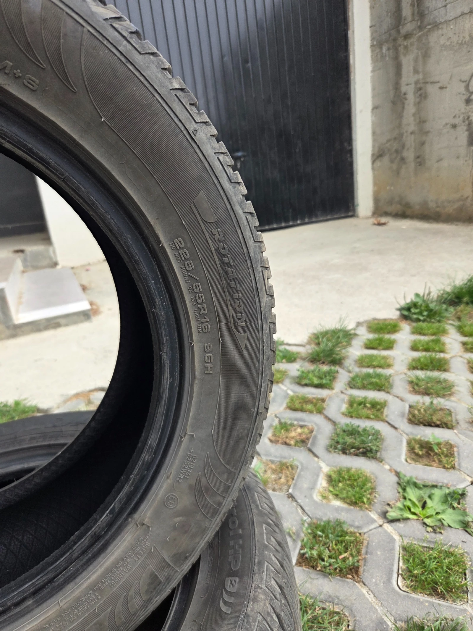 Гуми Зимни 225/55R16, снимка 5 - Гуми и джанти - 56178141