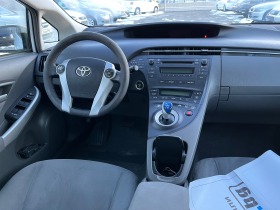 Toyota Prius 1.8 HYBRID, снимка 8 - Автомобили и джипове - 39674072