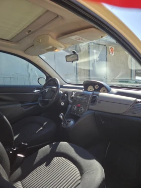 Lancia Ypsilon, снимка 8 - Автомобили и джипове - 53665015