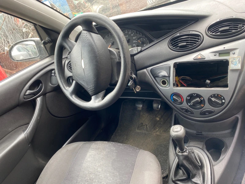 Ford Focus 1.6, снимка 6 - Автомобили и джипове - 41917566