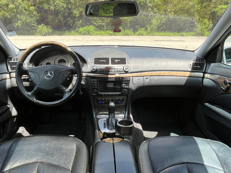 Mercedes-Benz E 500 Avantgarde 4Matic, снимка 15 - Автомобили и джипове - 45996207