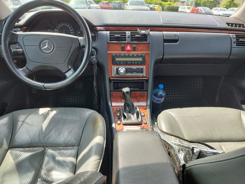 Mercedes-Benz E 200 2.0 компресор , снимка 4 - Автомобили и джипове - 45759106