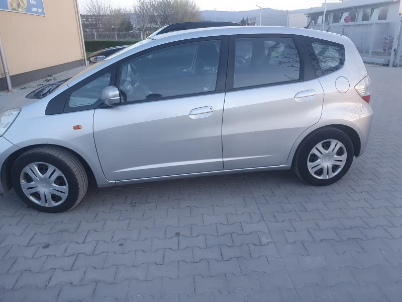 Honda Jazz, снимка 3 - Автомобили и джипове - 47057397