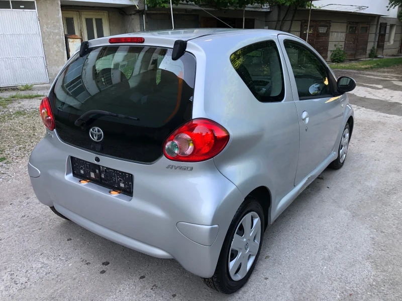 Toyota Aygo 1.0i клинатик, снимка 5 - Автомобили и джипове - 47148868