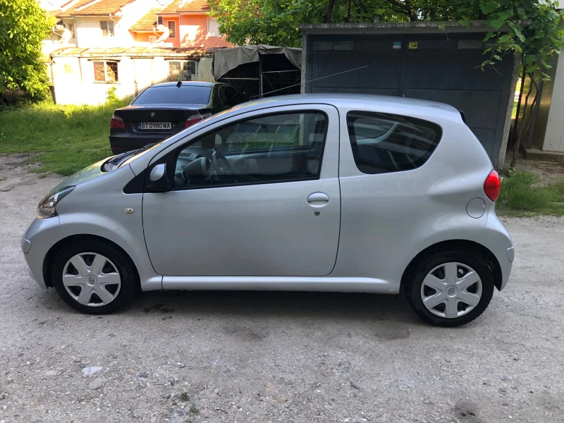 Toyota Aygo 1.0i климатик, снимка 3 - Автомобили и джипове - 47148868