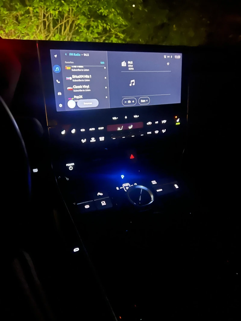 Toyota bZ4X, снимка 10 - Автомобили и джипове - 52077752