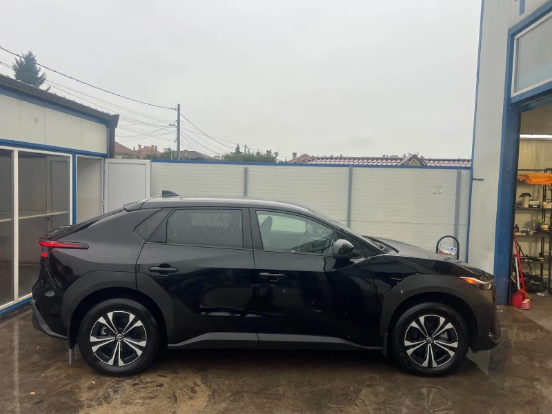 Toyota bZ4X, снимка 3 - Автомобили и джипове - 52077752