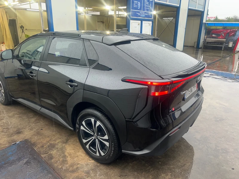 Toyota bZ4X, снимка 8 - Автомобили и джипове - 52077752