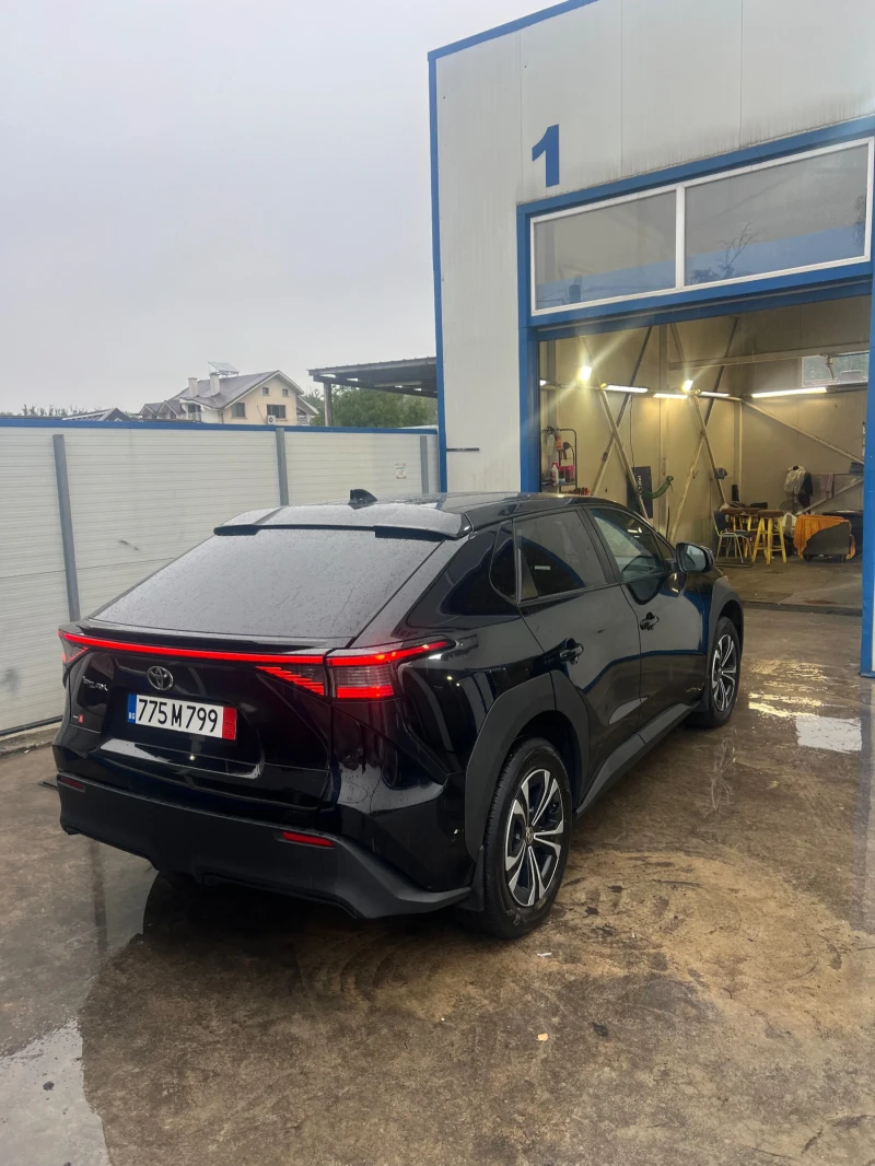 Toyota bZ4X, снимка 6 - Автомобили и джипове - 52077752