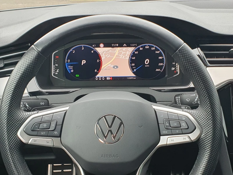 VW Passat 2.0TDI SCR 4MOT DSG, снимка 7 - Автомобили и джипове - 52690135