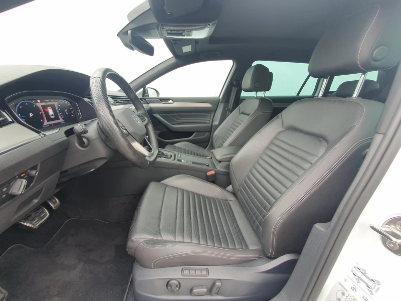 VW Passat 2.0TDI SCR 4MOT DSG, снимка 4 - Автомобили и джипове - 52690135