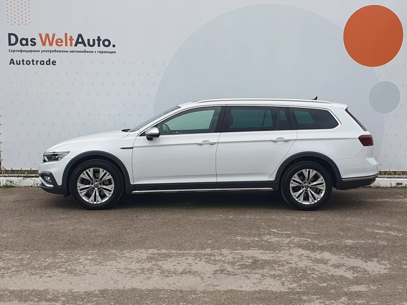 VW Passat 2.0TDI SCR 4MOT DSG, снимка 2 - Автомобили и джипове - 52690135