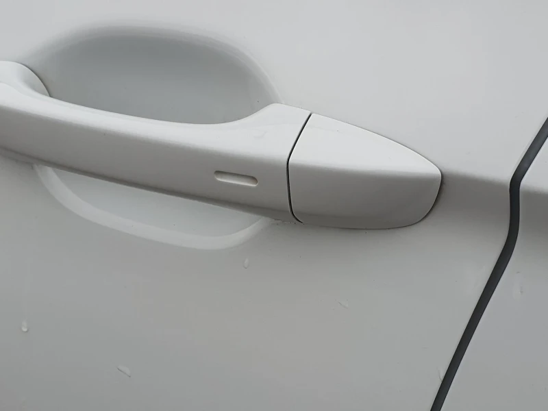 VW Passat 2.0TDI SCR 4MOT DSG, снимка 17 - Автомобили и джипове - 52690135