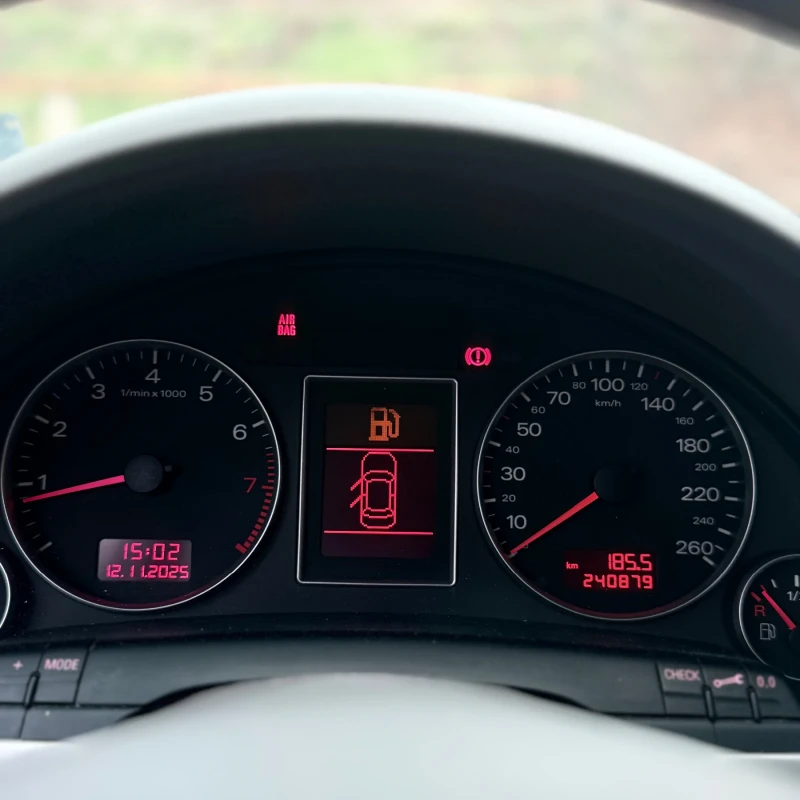 Audi A4 2.0, снимка 9 - Автомобили и джипове - 52392177