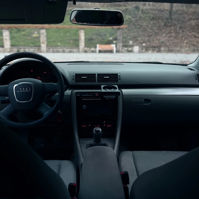 Audi A4 2.0, снимка 8 - Автомобили и джипове - 52392177