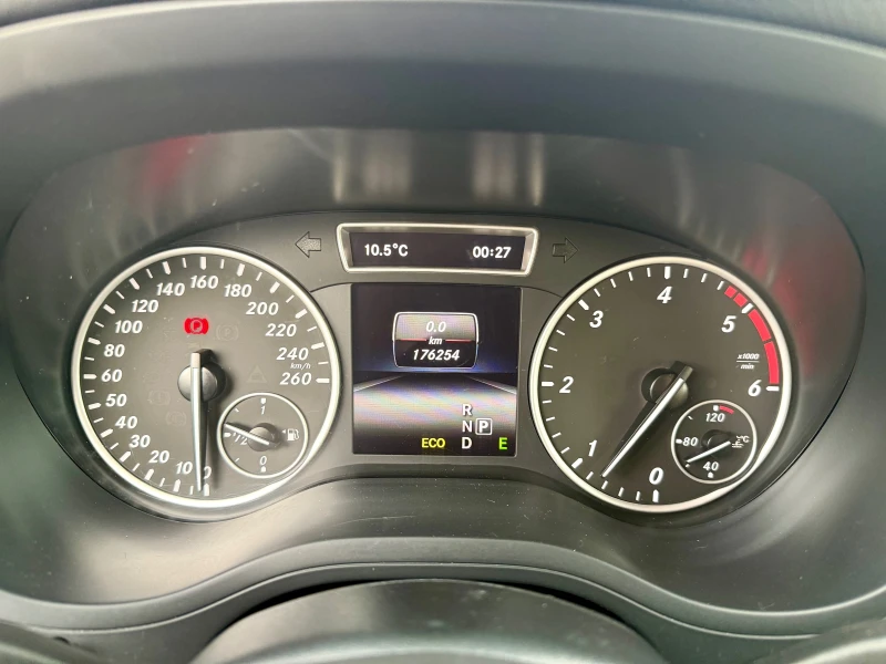 Mercedes-Benz B 180 CDI КОЖА/НАВИ/АВТОМАТ, снимка 14 - Автомобили и джипове - 52554528