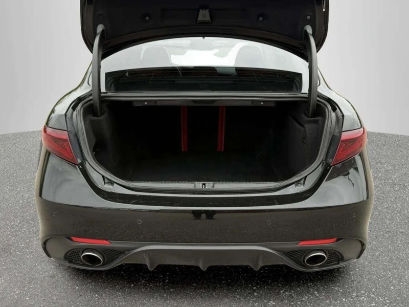 Alfa Romeo Giulia * АВТО КРЕДИТ* ЦЕНА ДО БГ * СЕРВИЗНА ИСТОРИЯ * , снимка 5 - Автомобили и джипове - 52594612