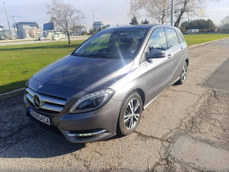 Mercedes-Benz B 220