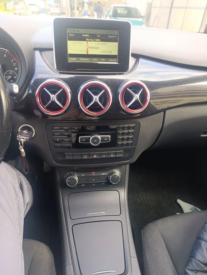 Mercedes-Benz B 220, снимка 6 - Автомобили и джипове - 52615041