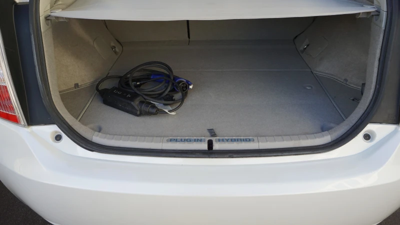 Toyota Prius, снимка 5 - Автомобили и джипове - 53297258