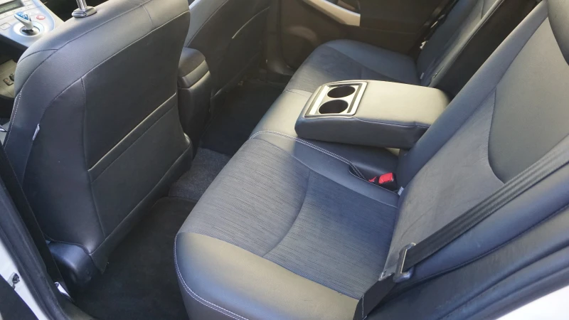 Toyota Prius, снимка 13 - Автомобили и джипове - 53297258