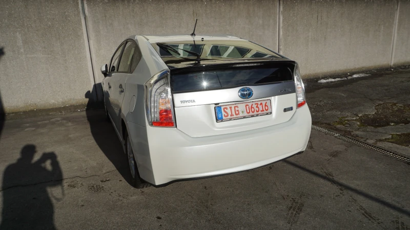 Toyota Prius, снимка 4 - Автомобили и джипове - 53297258