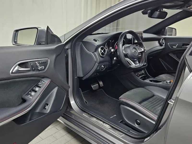 Mercedes-Benz CLA 2.5, снимка 10 - Автомобили и джипове - 54287723