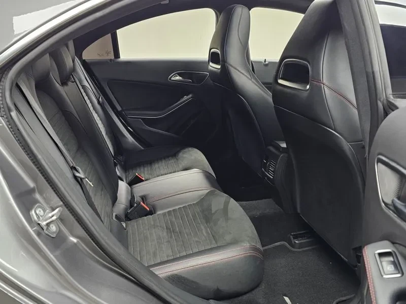 Mercedes-Benz CLA 2.5, снимка 12 - Автомобили и джипове - 54287723