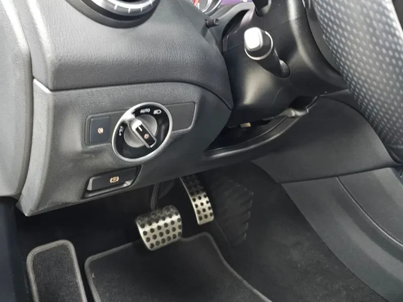 Mercedes-Benz CLA 2.5, снимка 17 - Автомобили и джипове - 54287723