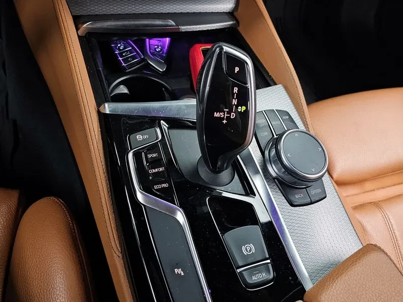 BMW 520 XDRIVE/KEYLESS/DISTONIC/HEAD UP/������� | Mobile.bg � ����������� 9