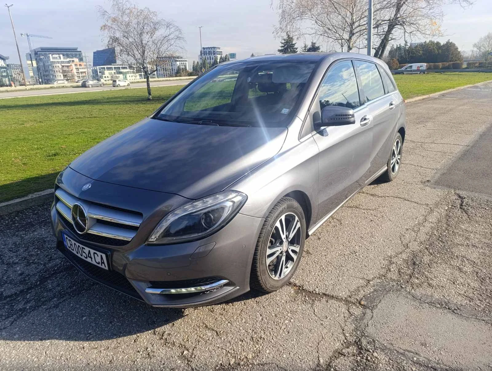 Mercedes-Benz B 220, снимка 1