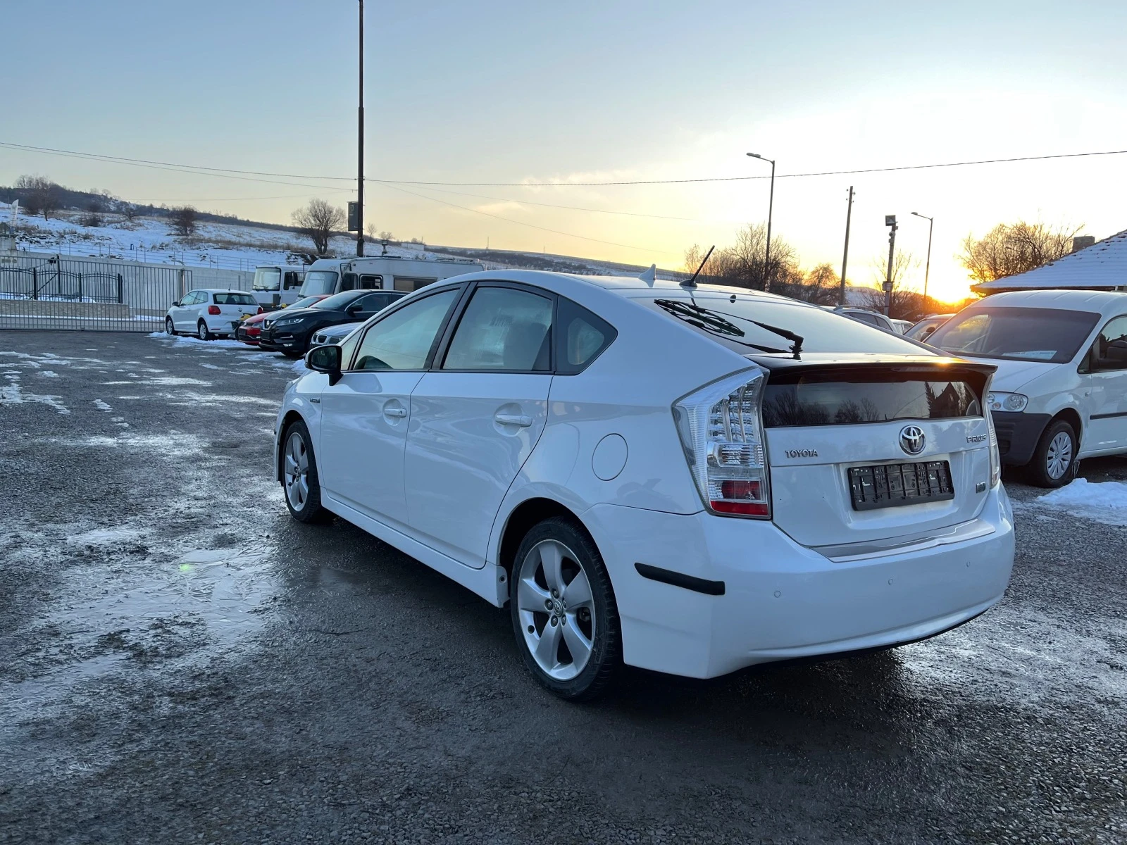 Toyota Prius 1.8 HYBRID - изображение 5