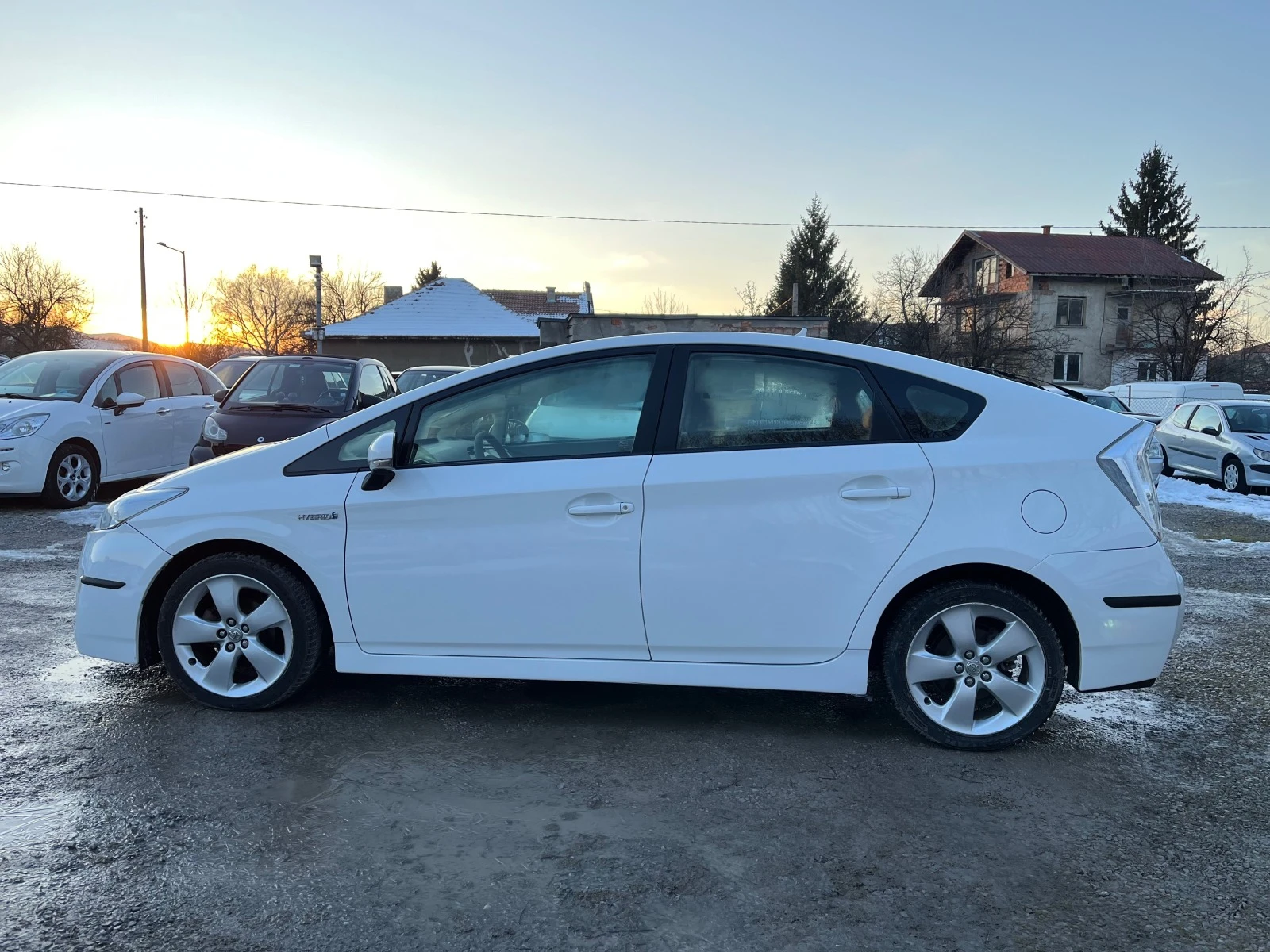 Toyota Prius 1.8 HYBRID - изображение 6