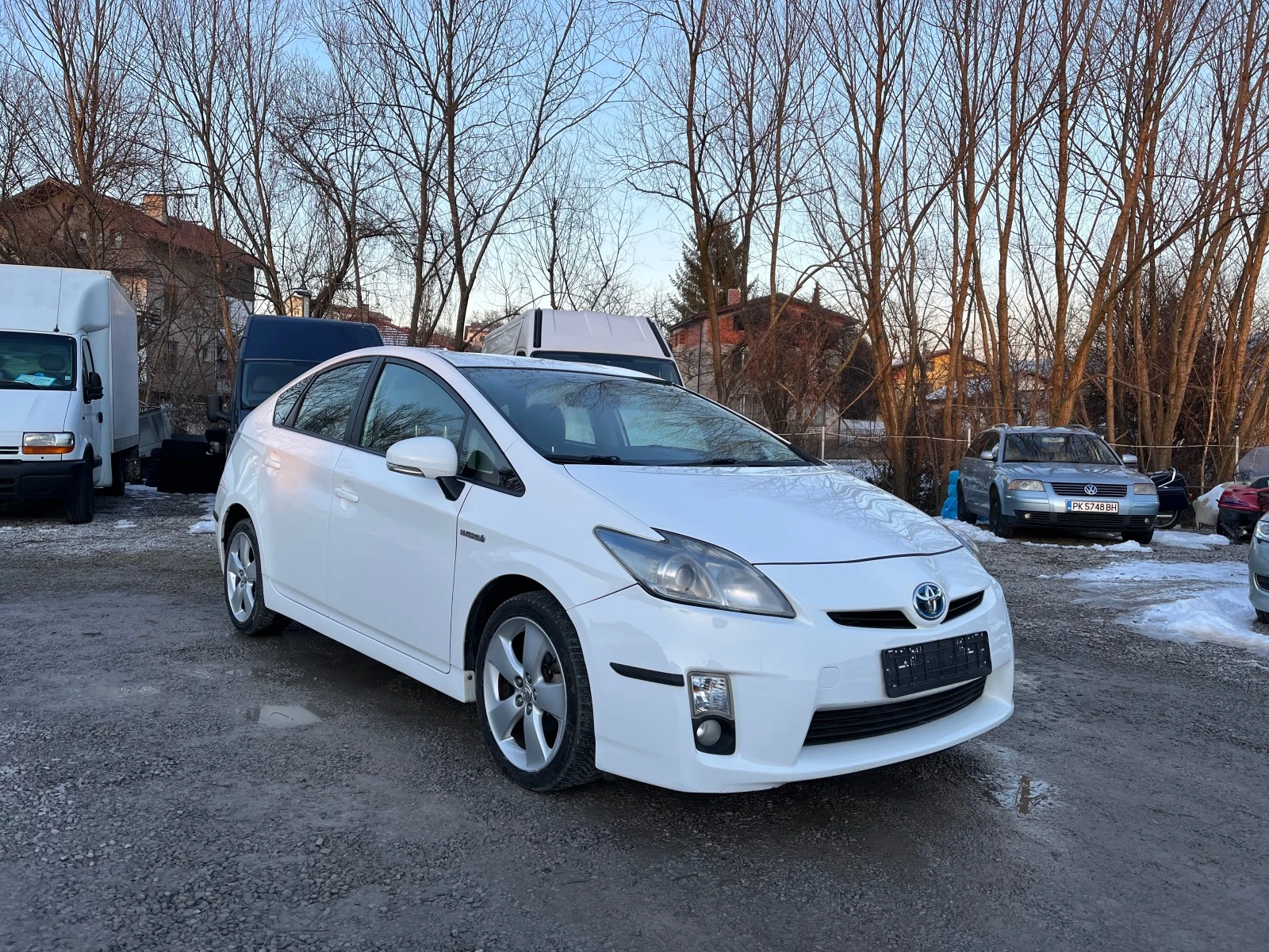 Toyota Prius 1.8 HYBRID - изображение 2