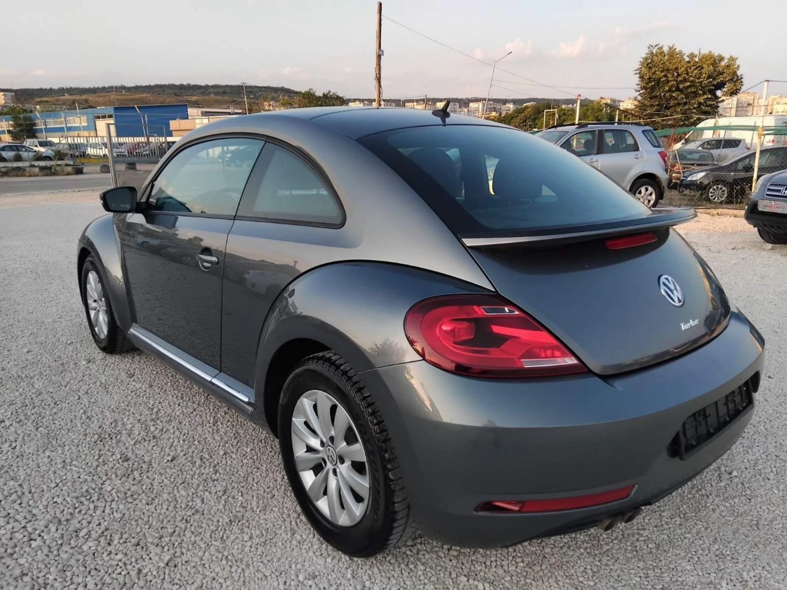 VW Beetle 2.0T АВТОМАТ - изображение 6