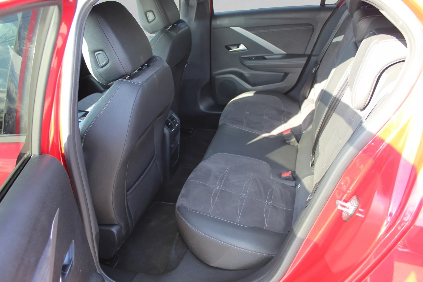 Opel Astra L GS Line 1.2 PureTech (130 к.с.) AT8 //2309630 - изображение 8