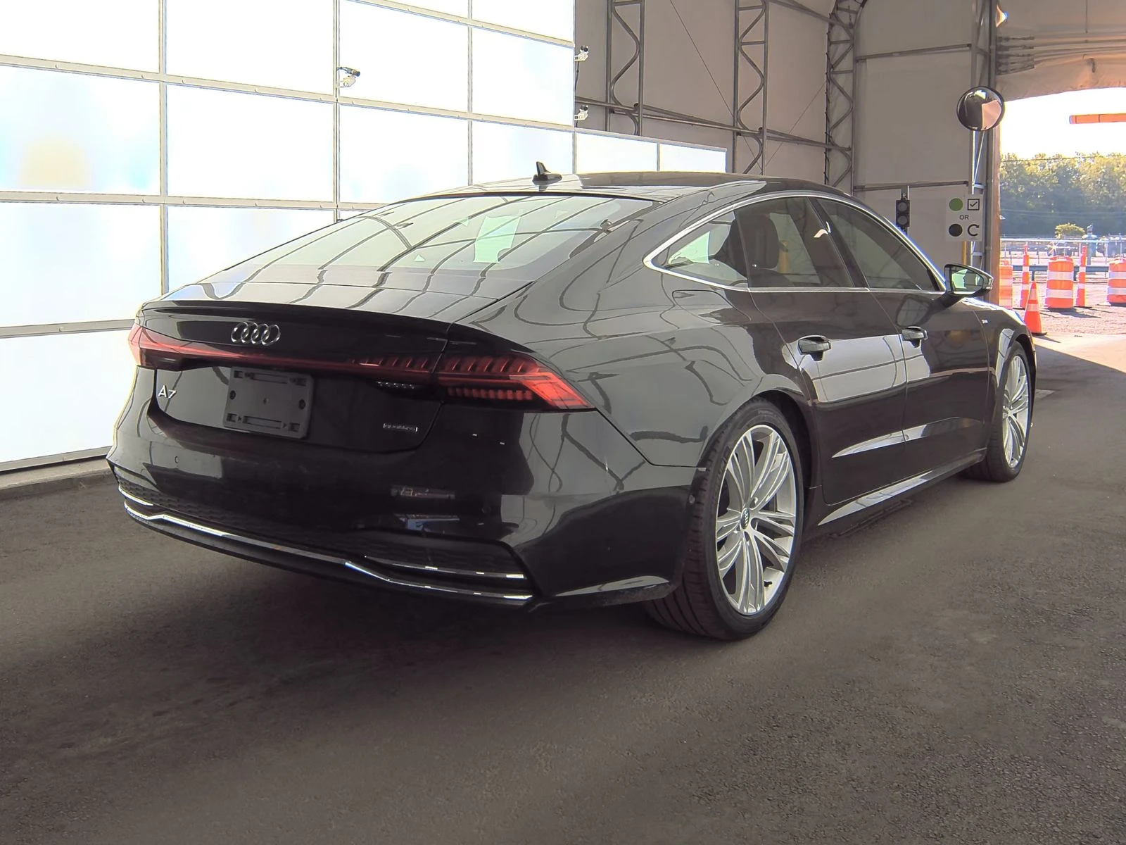 Audi A7 S-Line* Matrix* 360* М.Точка* 8ZF* Bang&Olufsen 3D - изображение 4