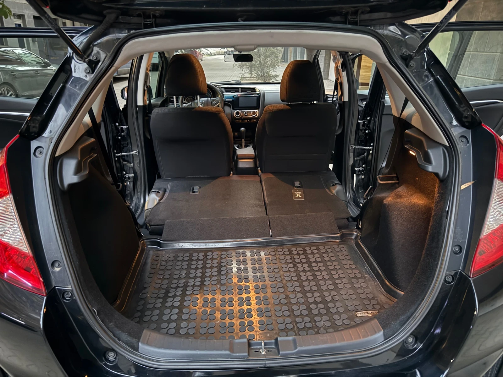 Honda Jazz 1.5, 132 к.с., автоматик, камера - изображение 8