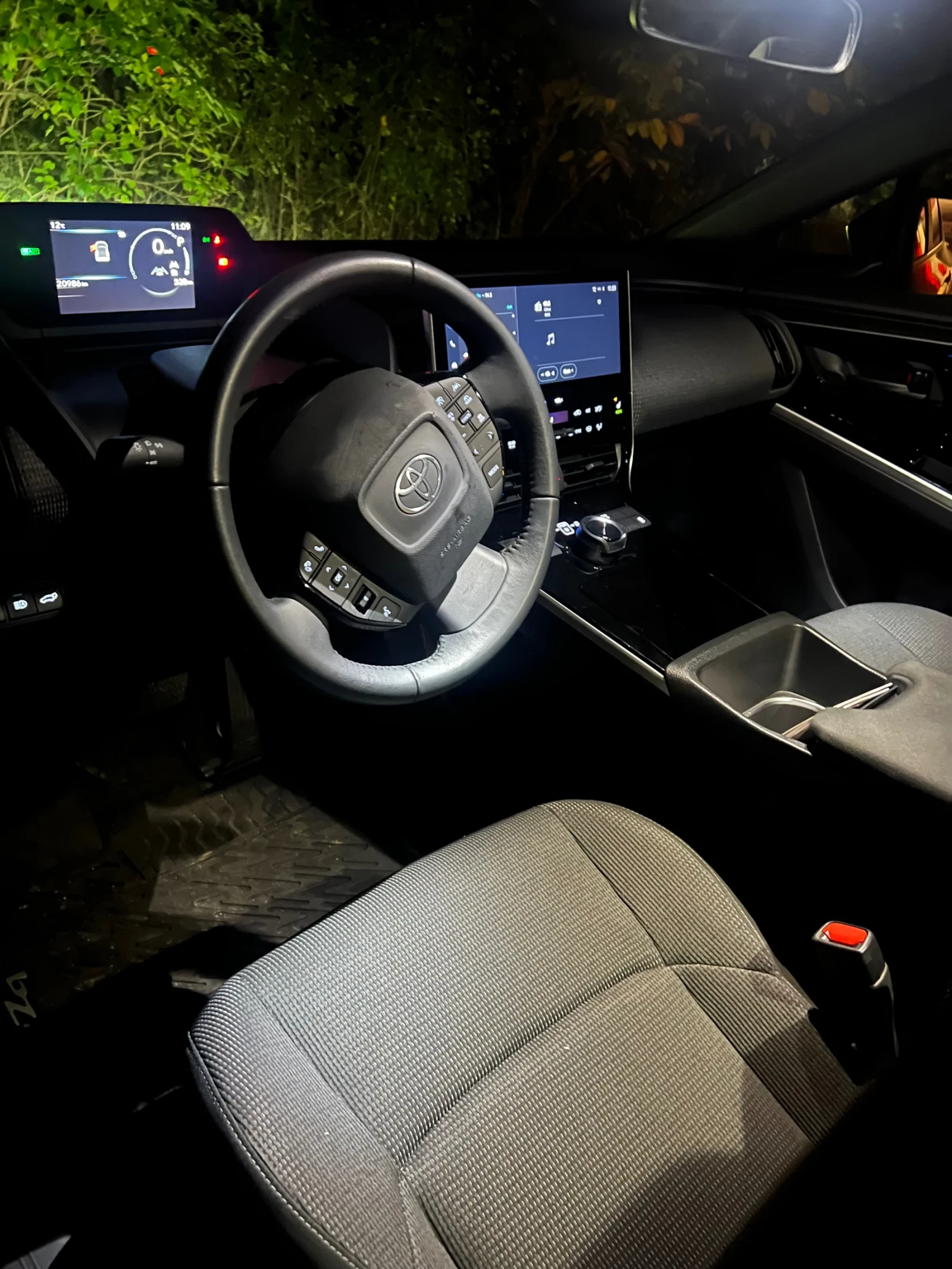 Toyota bZ4X | Mobile.bg   11