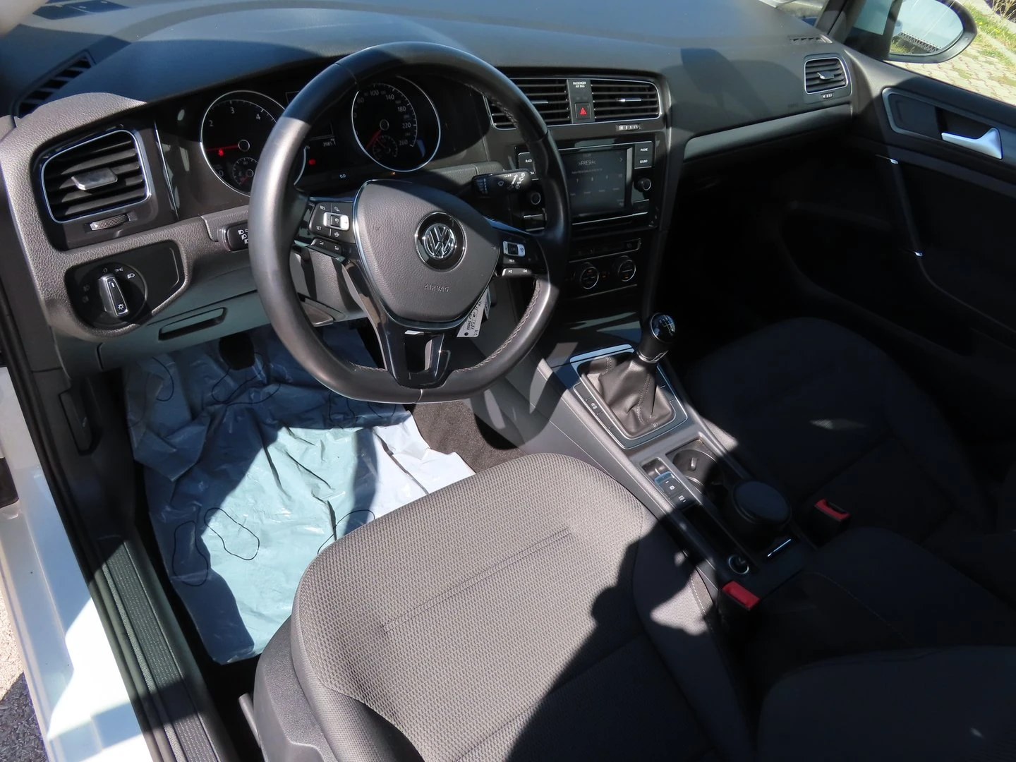 VW Golf Variant Comfortline 1.6TDI BMT - изображение 4