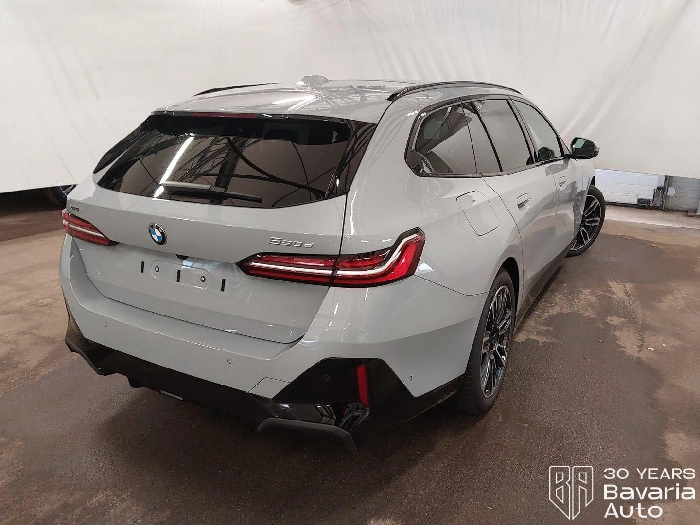 BMW 520 d xDrive Touring M Sport Paket Steptronic - изображение 3