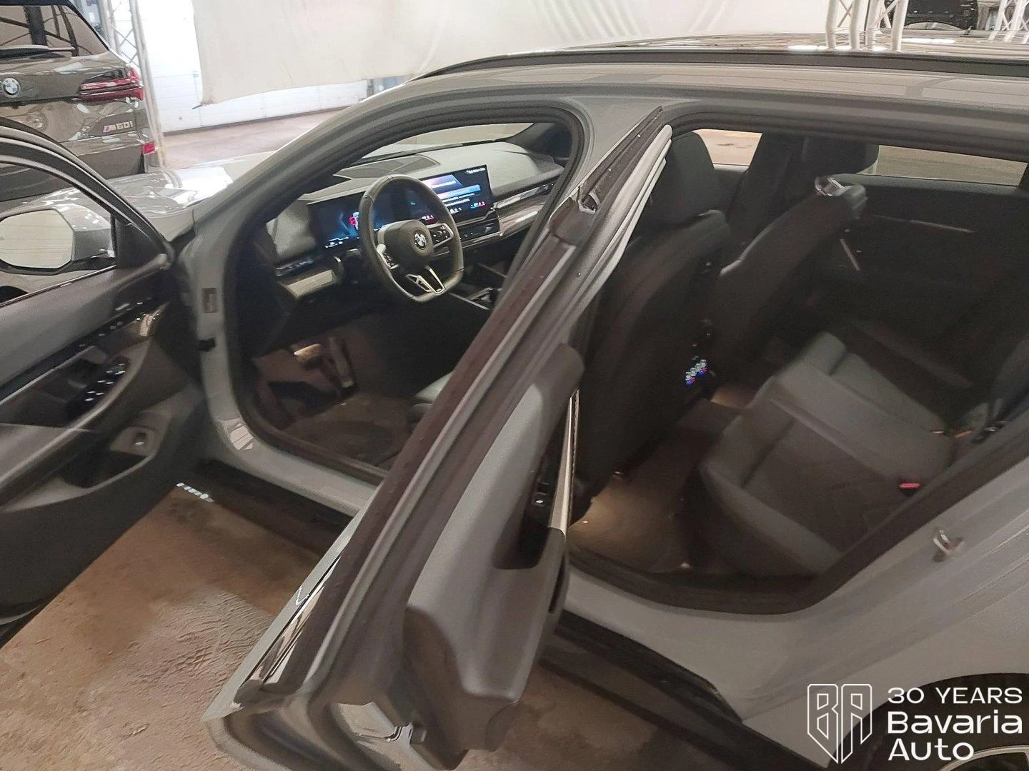 BMW 520 d xDrive Touring M Sport Paket Steptronic - изображение 5