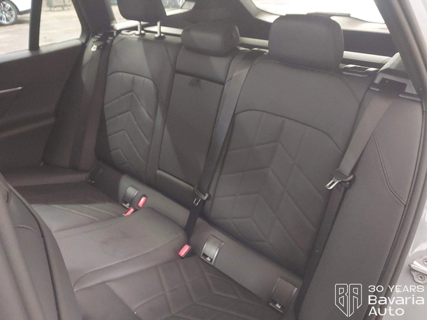 BMW 520 d xDrive Touring M Sport Paket Steptronic - изображение 8