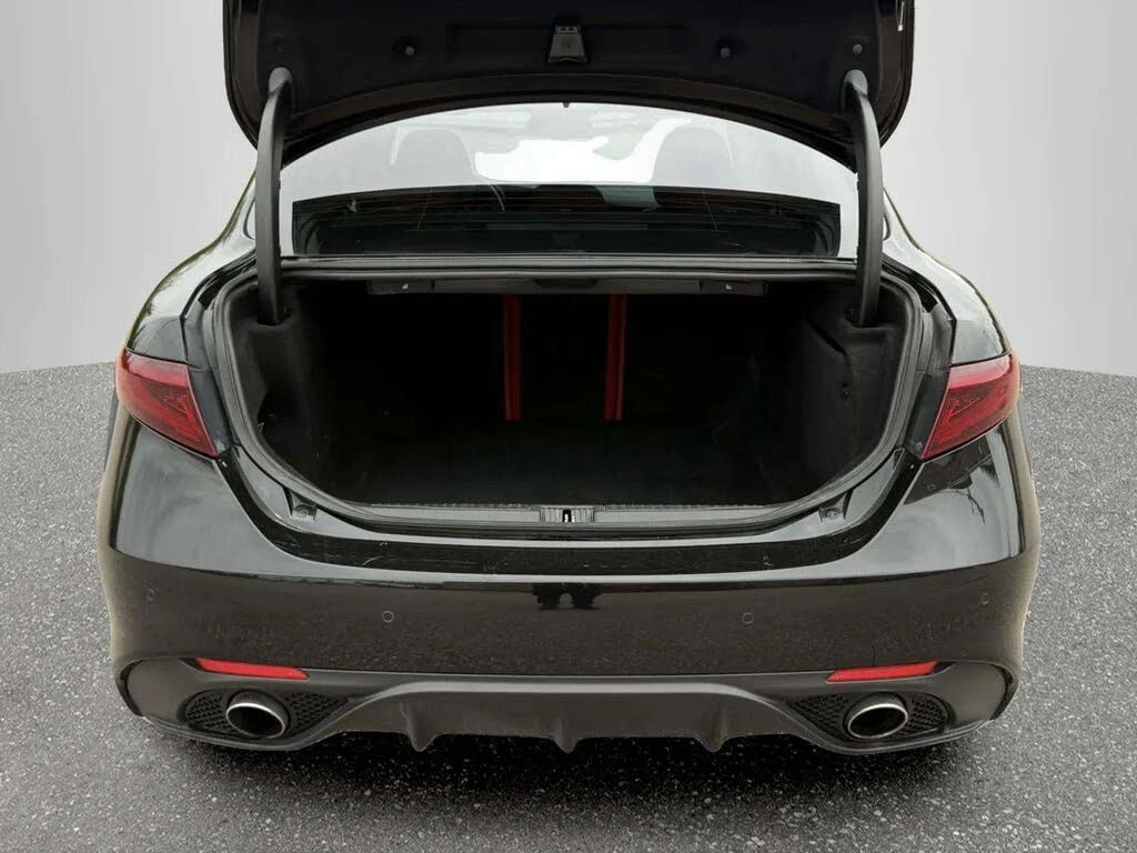 Alfa Romeo Giulia * АВТО КРЕДИТ* ЦЕНА ДО БГ * СЕРВИЗНА ИСТОРИЯ *  - изображение 5