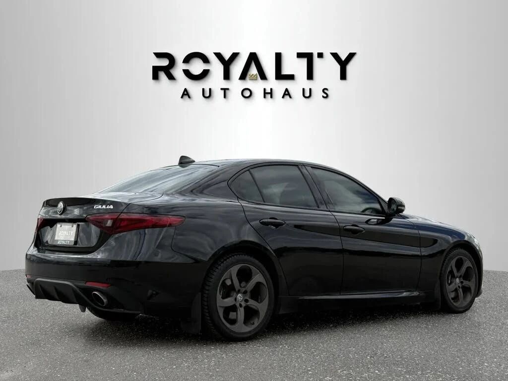 Alfa Romeo Giulia * АВТО КРЕДИТ* ЦЕНА ДО БГ * СЕРВИЗНА ИСТОРИЯ *  - изображение 4