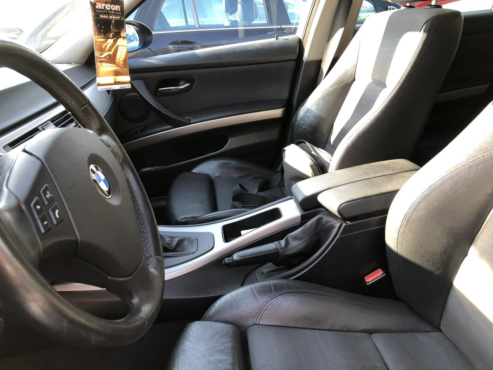 BMW 320 E91 Angel Eyes + Automat + RECARO + Cruise Control, снимка 6 - Автомобили и джипове - 53781248