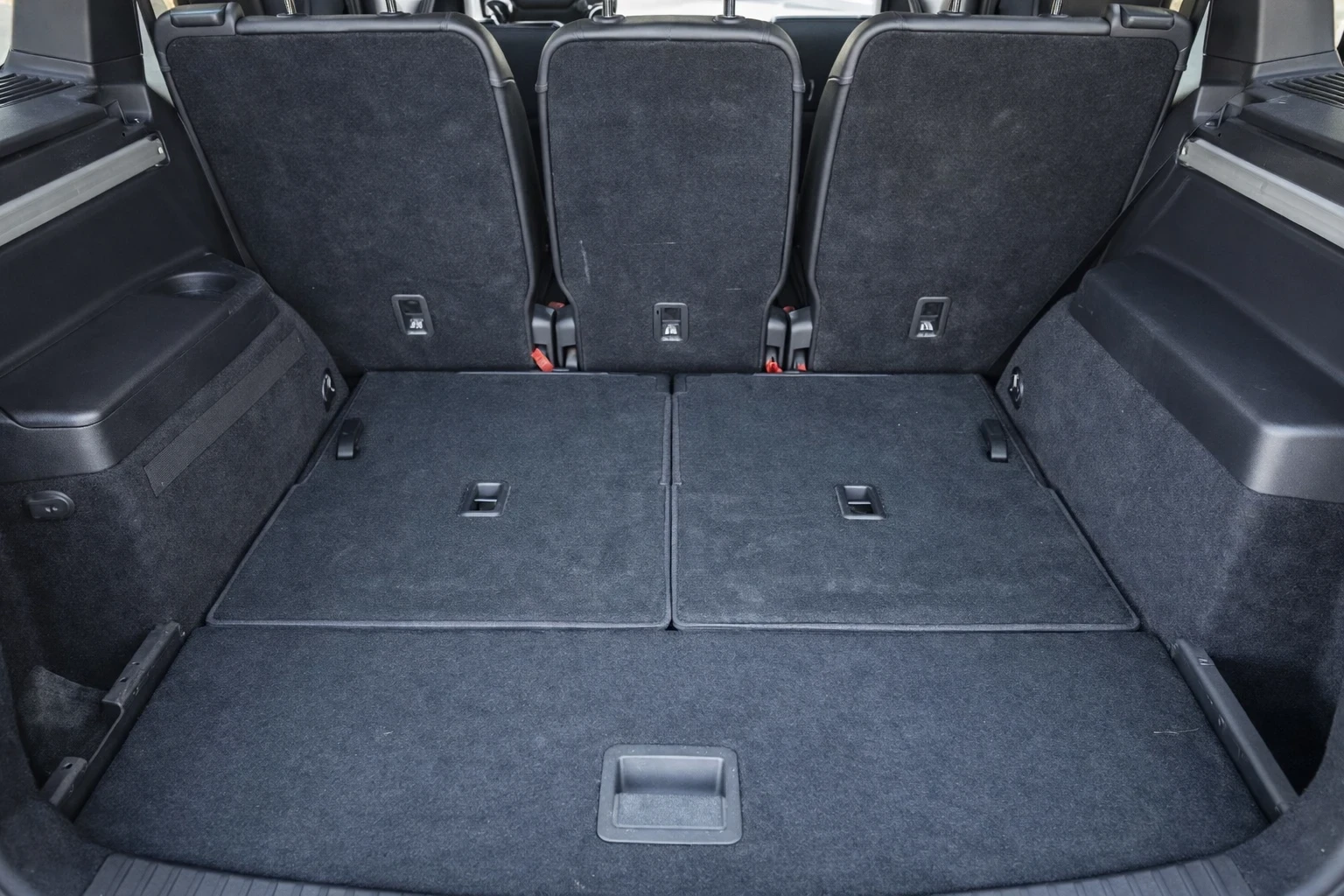 VW Touran 2.0TDI* R line* Highline* DSG* ШВЕЙЦАРИЯ, снимка 15 - Автомобили и джипове - 53784858